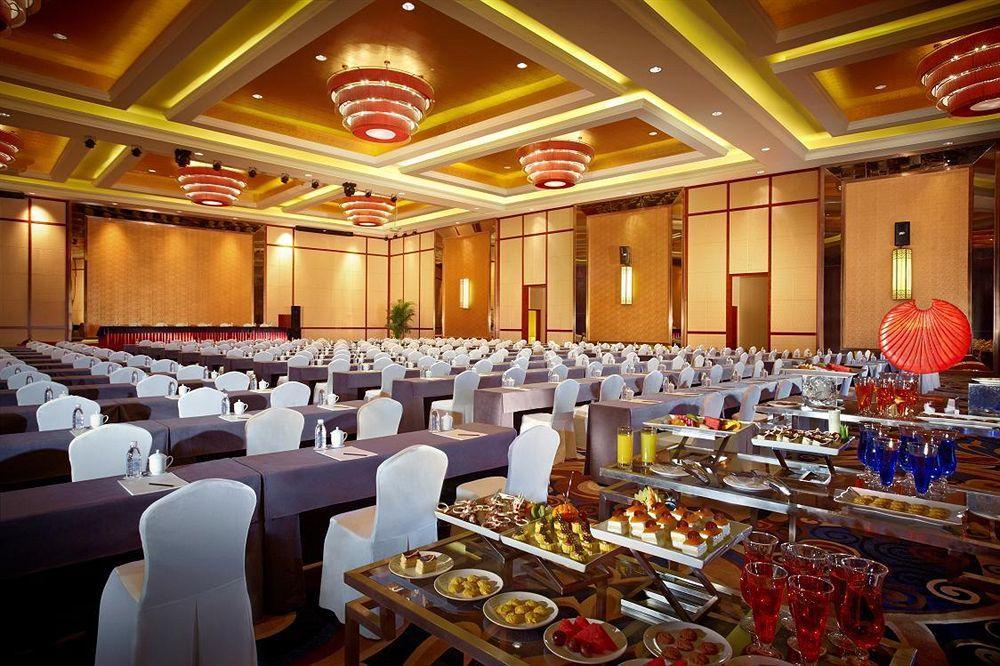 Jurong Yukun New Century Hotel Jiangsu Экстерьер фото