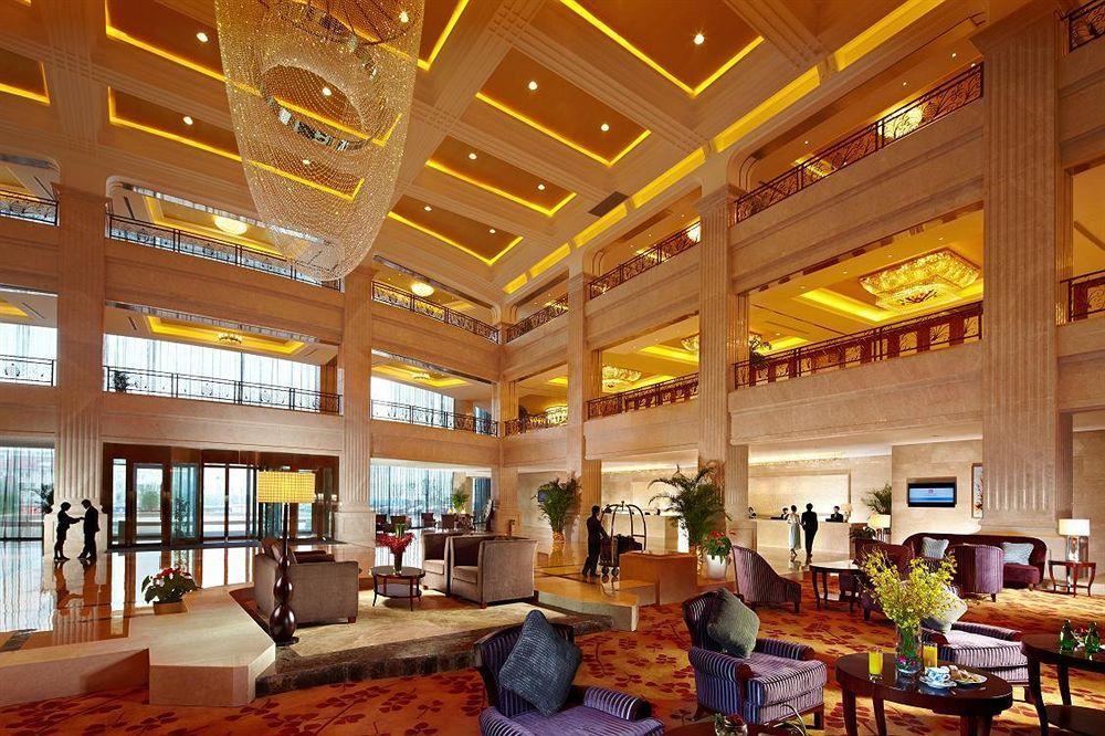 Jurong Yukun New Century Hotel Jiangsu Экстерьер фото