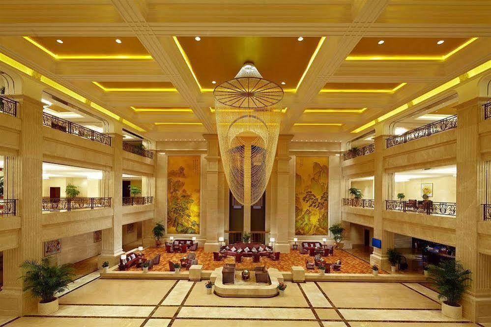 Jurong Yukun New Century Hotel Jiangsu Экстерьер фото
